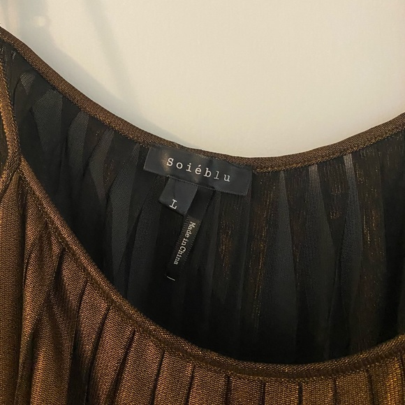 Bronce pleated maxi dress - Picture 3 of 9